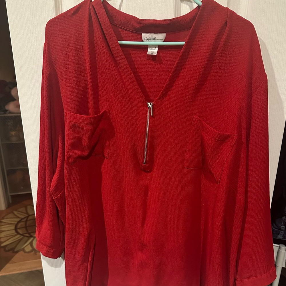 Red long sleeve dress shirt. ❤️‍🔥💋